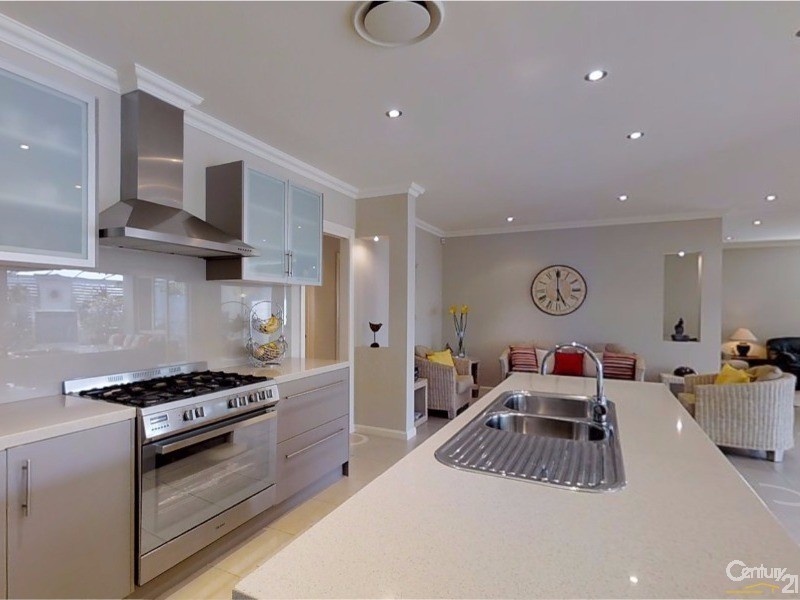 28 Springthorpe Way, Castle Hill NSW 2154