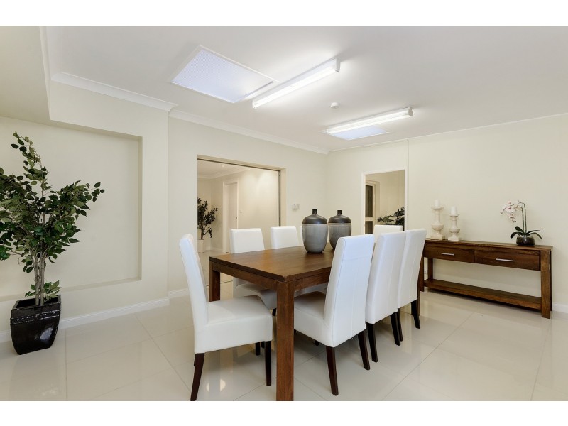 18 Tawmii Place, Castle Hill NSW 2154