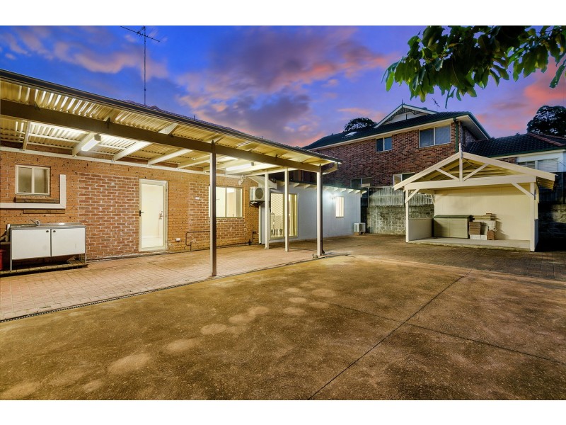 18 Tawmii Place, Castle Hill NSW 2154