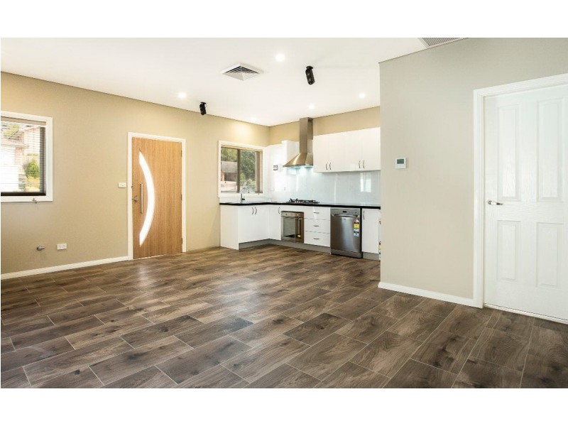 1A Lyneham Place, West Pennant Hills NSW 2125