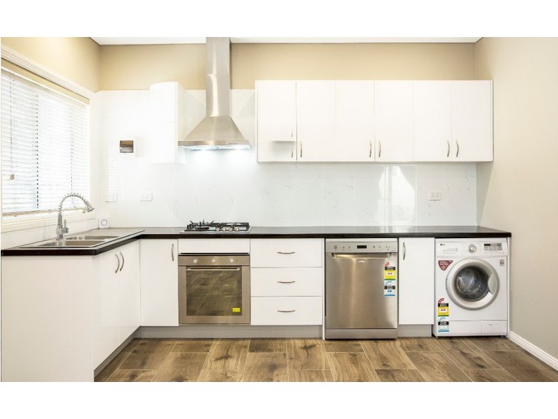 1A Lyneham Place, West Pennant Hills NSW 2125