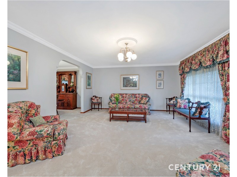 1 Dinmore Place, Castle Hill NSW 2154