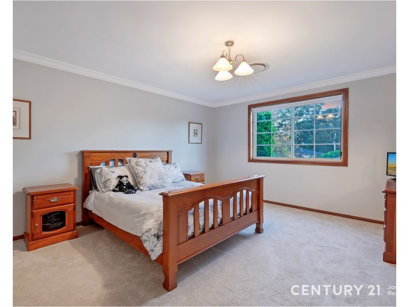 1 Dinmore Place, Castle Hill NSW 2154