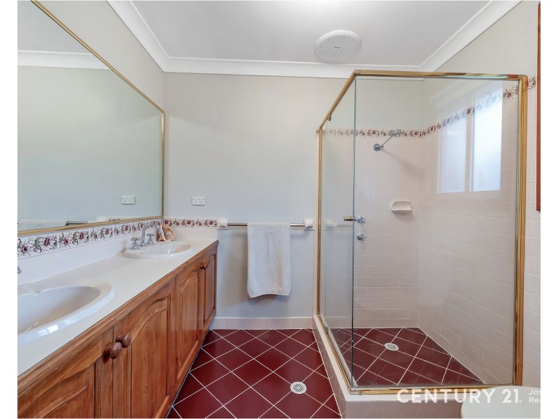 1 Dinmore Place, Castle Hill NSW 2154