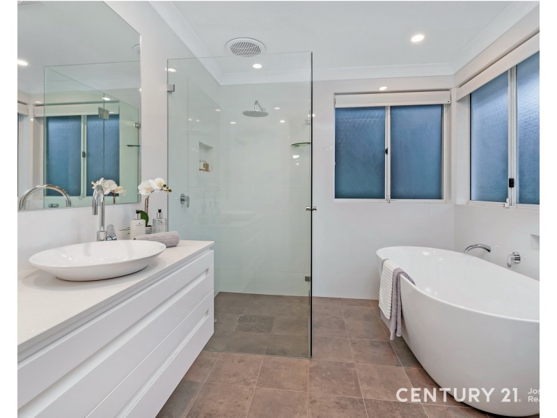 32 Thomas Wilkinson Avenue, Dural NSW 2158