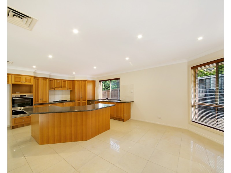 8 Daintree Place, Dural NSW 2158