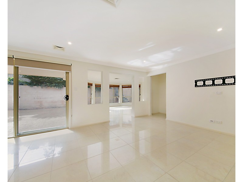 8 Daintree Place, Dural NSW 2158