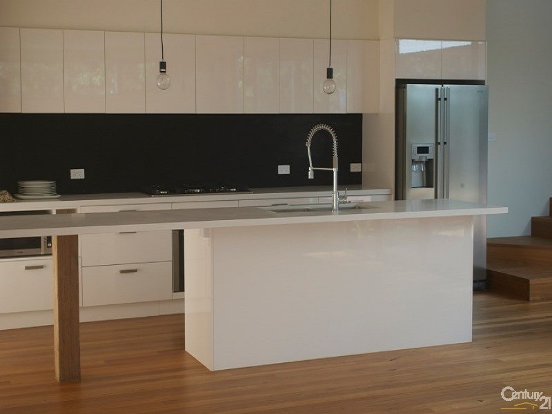 11 Lily Close, Warriewood NSW 2102