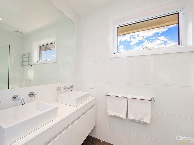 4/17 Wollstonecraft Avenue, Avalon Beach NSW 2107