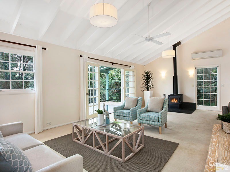 11 Riviera Avenue, Avalon Beach NSW 2107