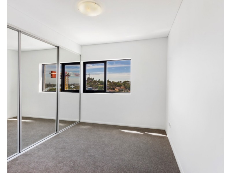 E7061/2E Porter Street, Meadowbank NSW 2114