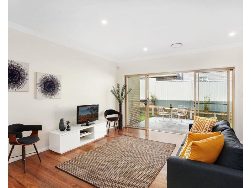 2/11 James St, West Ryde NSW 2114