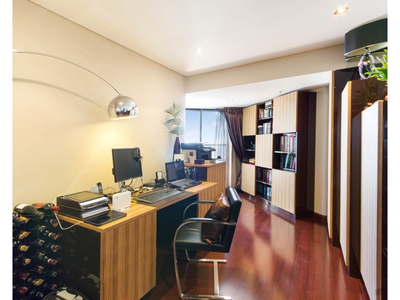 H107 2 Quay St, Sydney NSW 2000