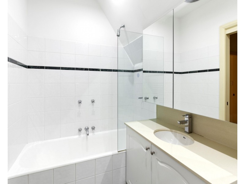 35 Abingdon Rd, Roseville NSW 2069