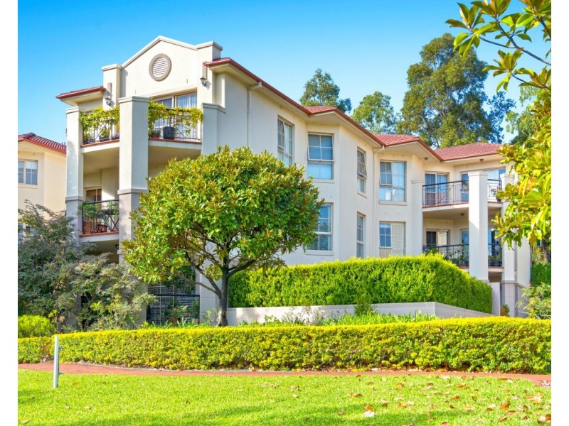 2/4  Mortimer Lewis Dr, Huntleys Cove NSW 2111