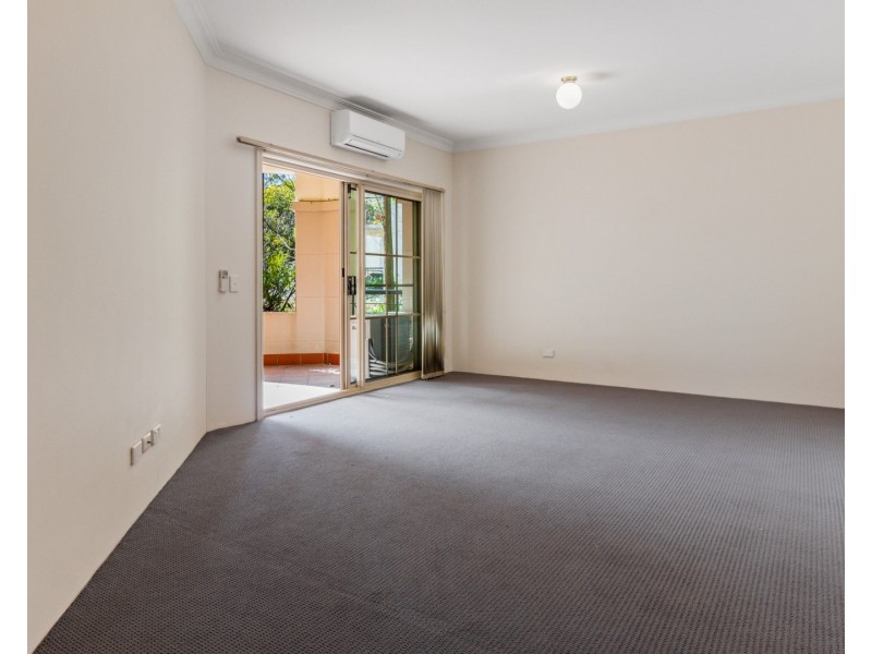 2/4  Mortimer Lewis Dr, Huntleys Cove NSW 2111