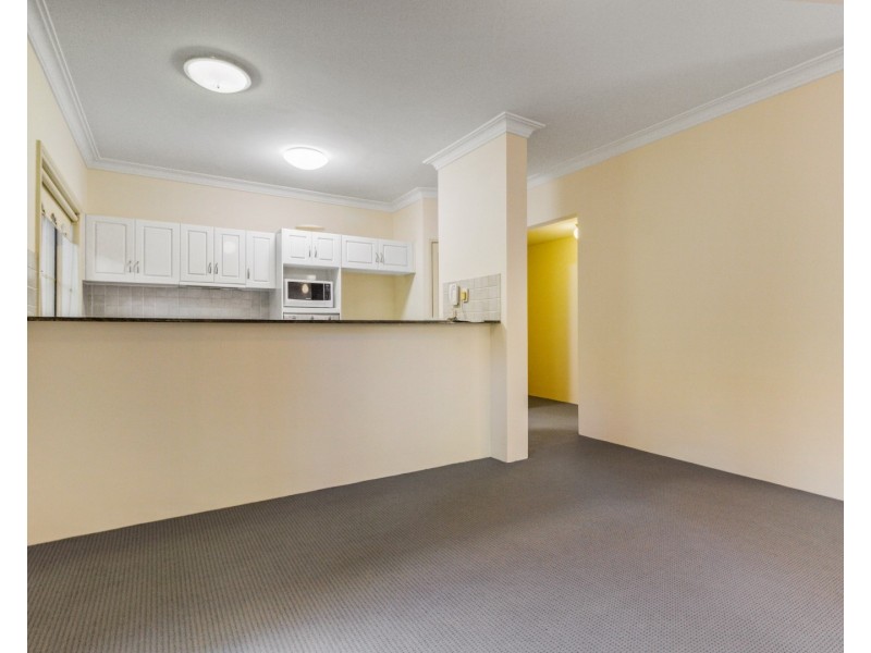 2/4  Mortimer Lewis Dr, Huntleys Cove NSW 2111