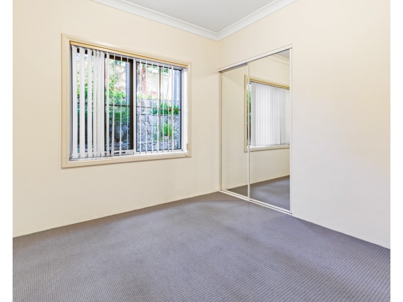 2/4  Mortimer Lewis Dr, Huntleys Cove NSW 2111