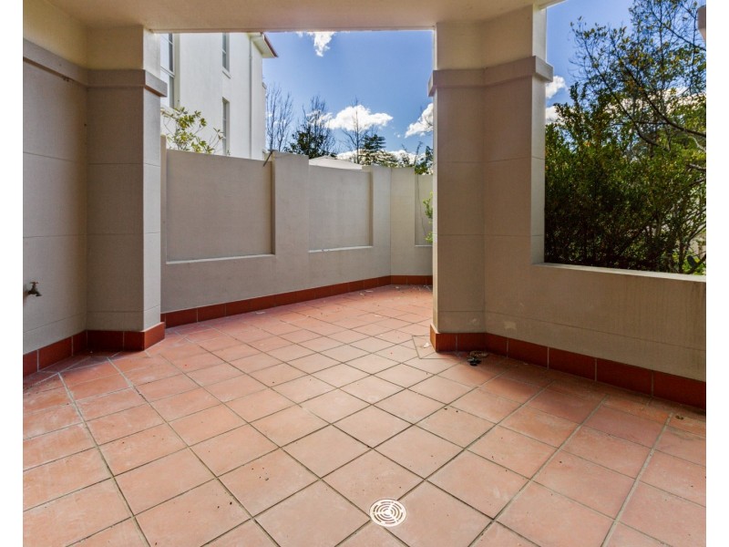 2/4  Mortimer Lewis Dr, Huntleys Cove NSW 2111