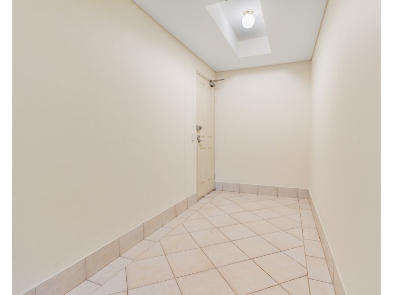 2/4  Mortimer Lewis Dr, Huntleys Cove NSW 2111