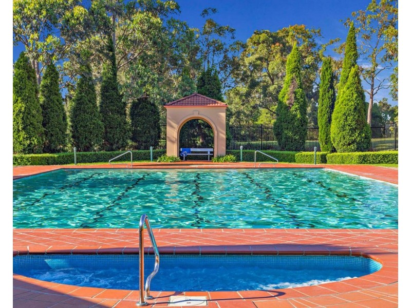 2/4  Mortimer Lewis Dr, Huntleys Cove NSW 2111