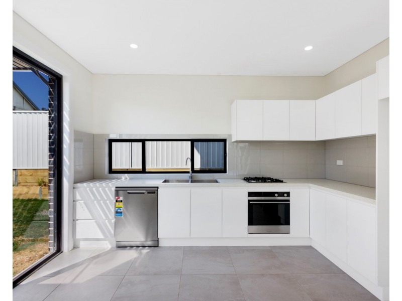 3/6 Crammond Blvd, Caringbah NSW 2229