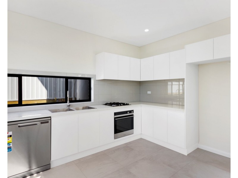 2/6  Crammond Boulevard, Caringbah NSW 2229
