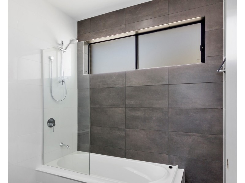 2/6  Crammond Boulevard, Caringbah NSW 2229