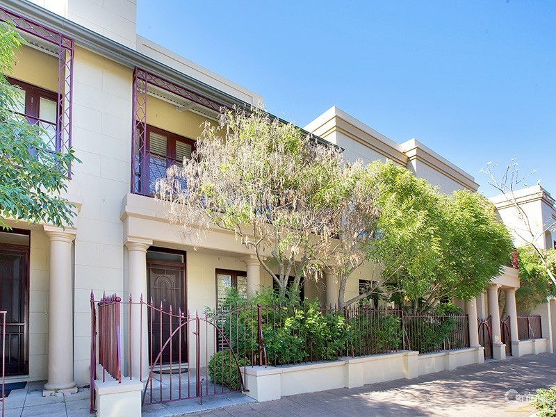 109 Blues Point Road, Mcmahons Point NSW 2060