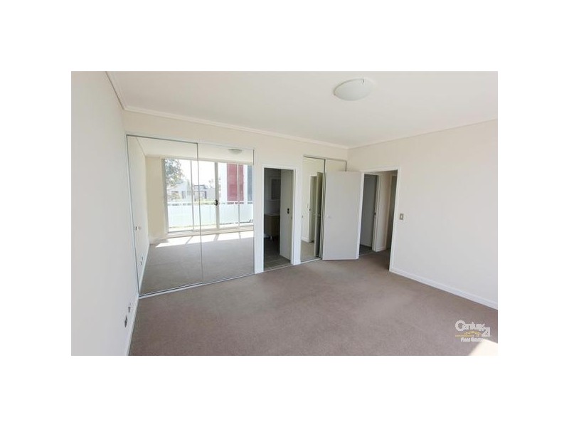 6 Avenue Of Oceania, Newington NSW 2127