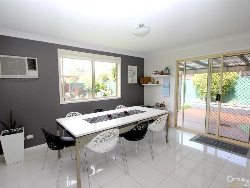 34 Woldhuis St, Quakers Hill NSW 2763