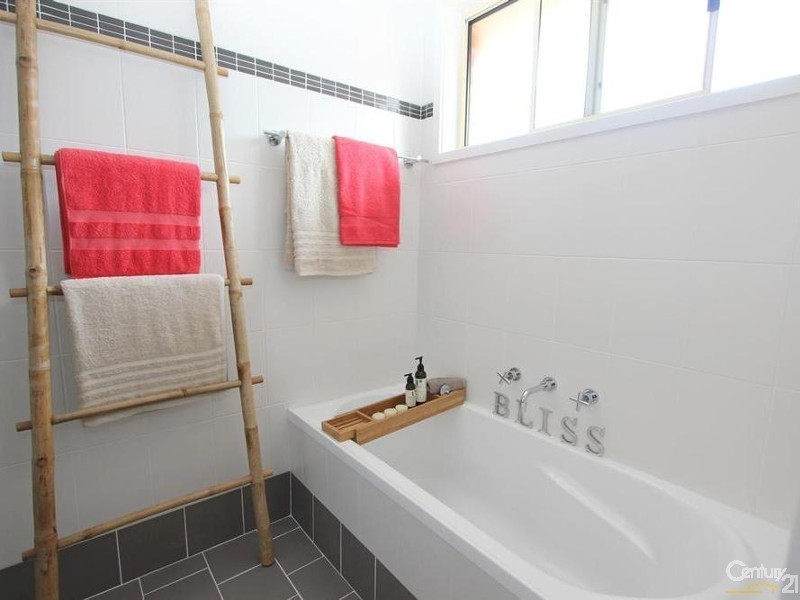 34 Woldhuis St, Quakers Hill NSW 2763