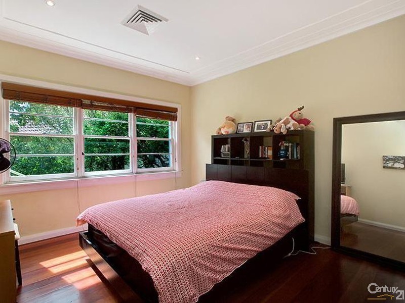 8 Rothwell Crescent, Lane Cove NSW 2066