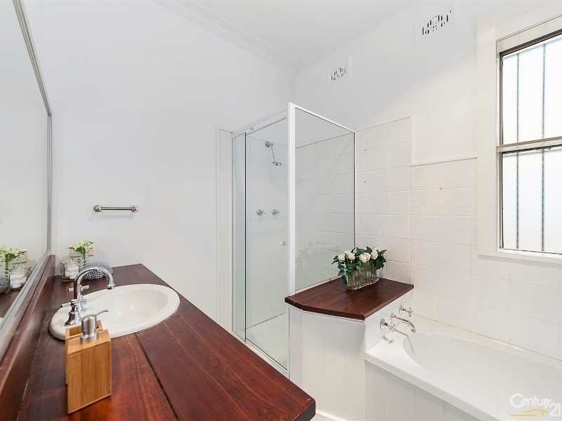 114 Wells St, Newtown NSW 2042