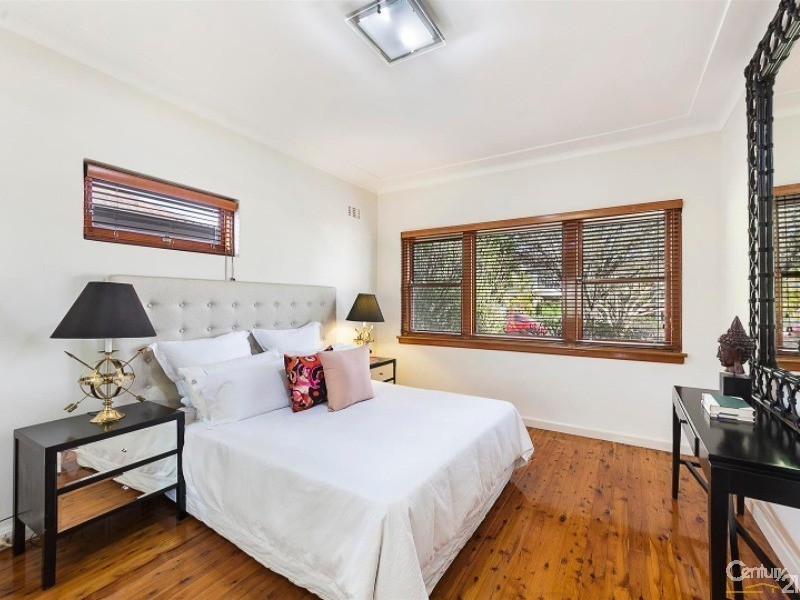 689 Mowbray Rd, Lane Cove NSW 2066