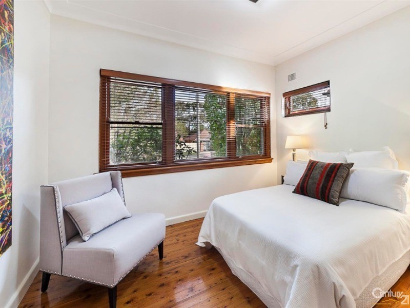 689 Mowbray Rd, Lane Cove NSW 2066
