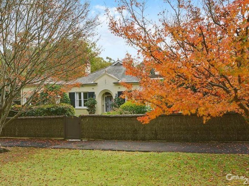 4 Burns Road, Wahroonga NSW 2076