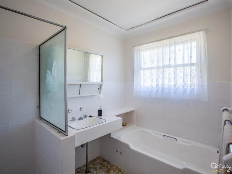 13 Grandview Drive, Campbelltown NSW 2560