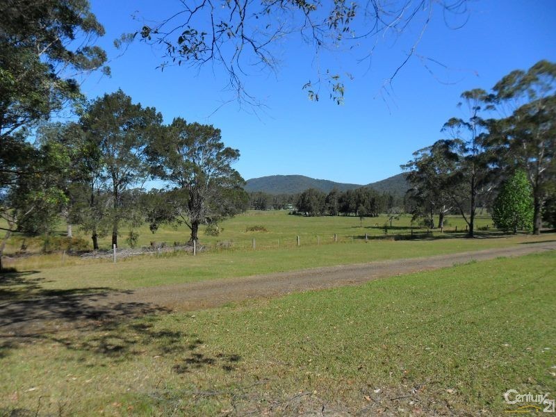 21 Shallow Bay Road, Coomba Park NSW 2428