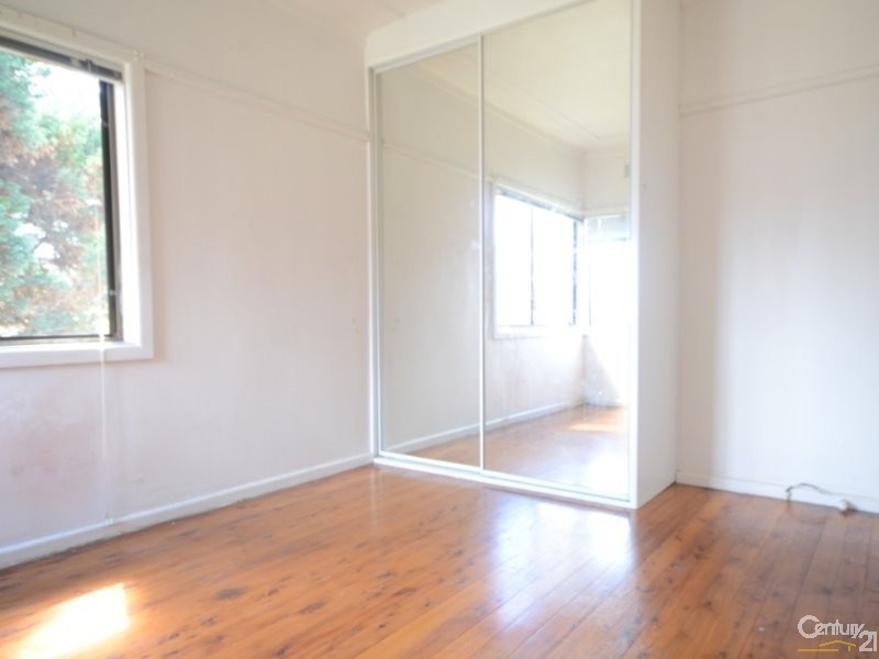 3  Levy Street, Pendle Hill NSW 2145