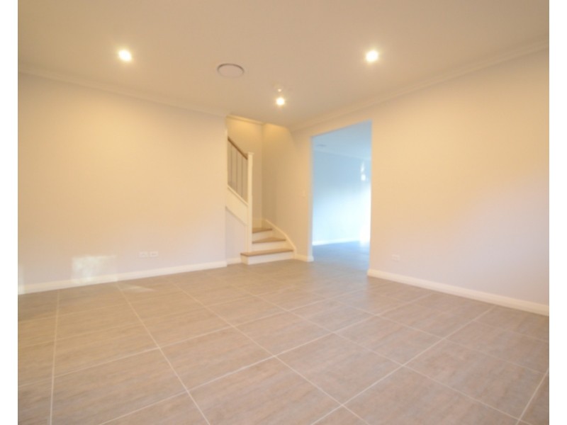 2B Glen Place, Pendle Hill NSW 2145