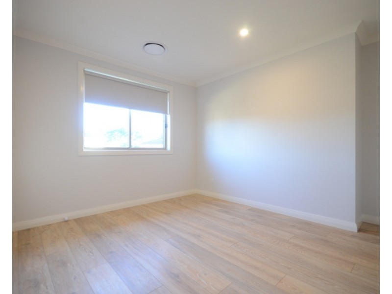 2B Glen Place, Pendle Hill NSW 2145