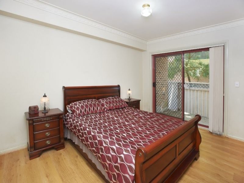 2/9-11 Bailey Street, Westmead NSW 2145