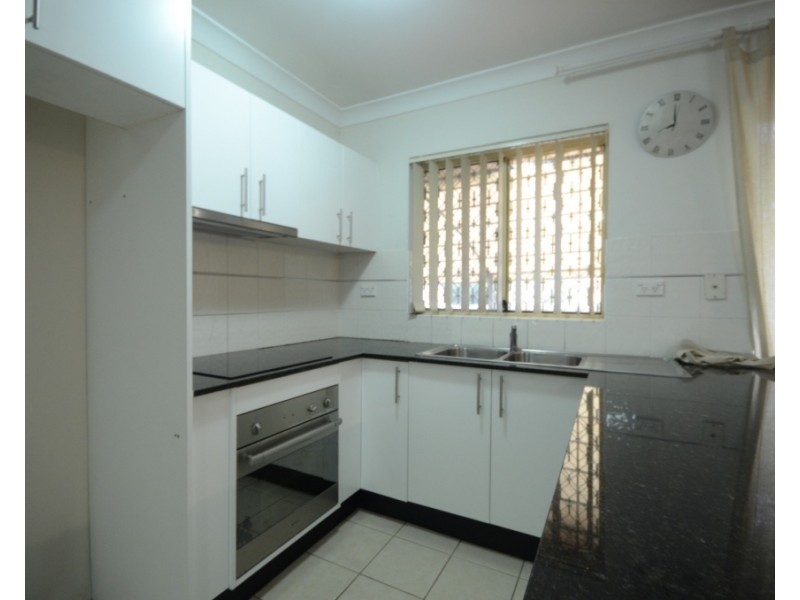 4/241-243 Old Windsor Road, Toongabbie NSW 2146