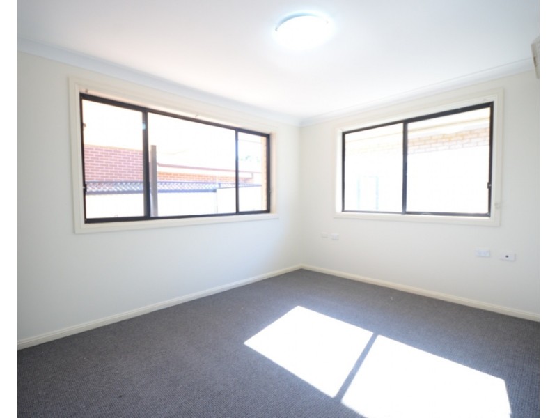 2/25-27 Fullagar Road, Wentworthville NSW 2145