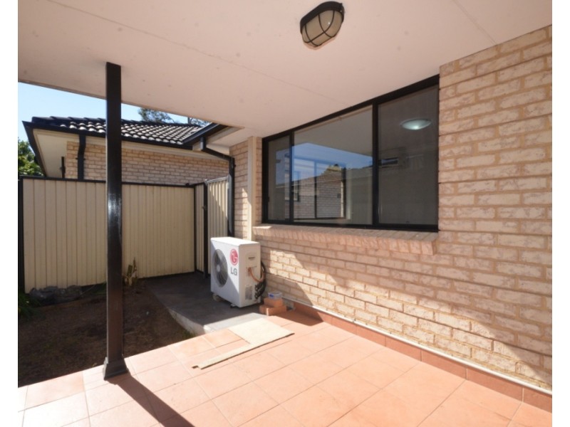 2/25-27 Fullagar Road, Wentworthville NSW 2145