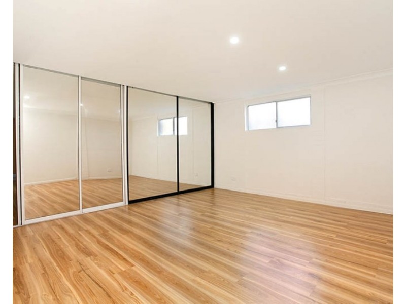 8B Dorothy Street, Wentworthville NSW 2145