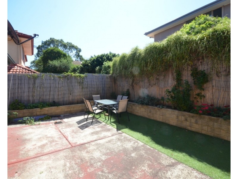 2/23 Barber Ave, Penrith NSW 2750