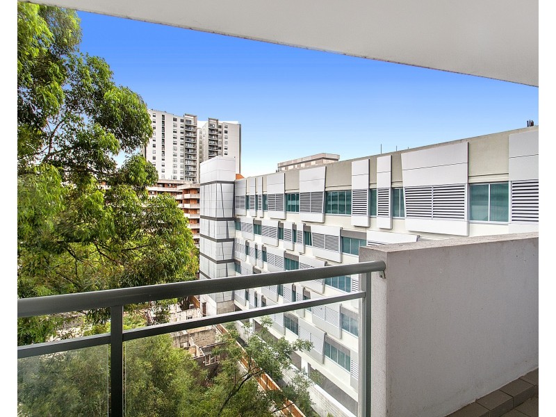 512/6-10 Charles Street, Parramatta NSW 2150