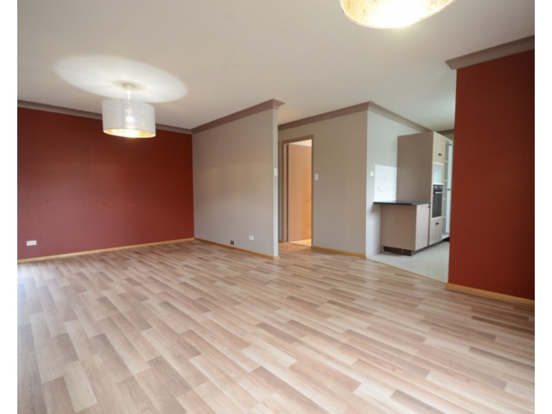 2/5A Binalong Road, Pendle Hill NSW 2145